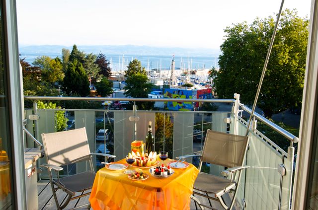 Ferienwohnung Friedrichshafen Balkon mit Seeblick und Bergsicht
